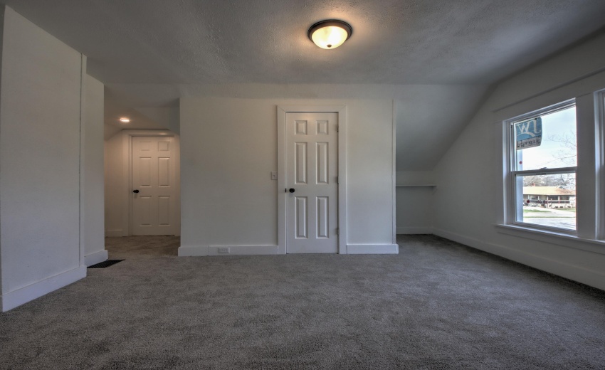 IMG_9675_76_77_78_79_80Interior 3