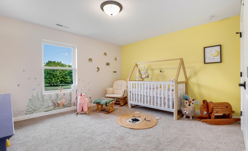 18-TRADITIONAL_KID_ROOM_002