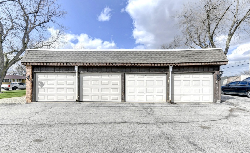 22 Garage