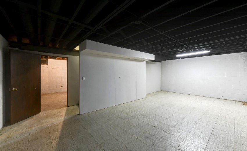 17 Basement Family room