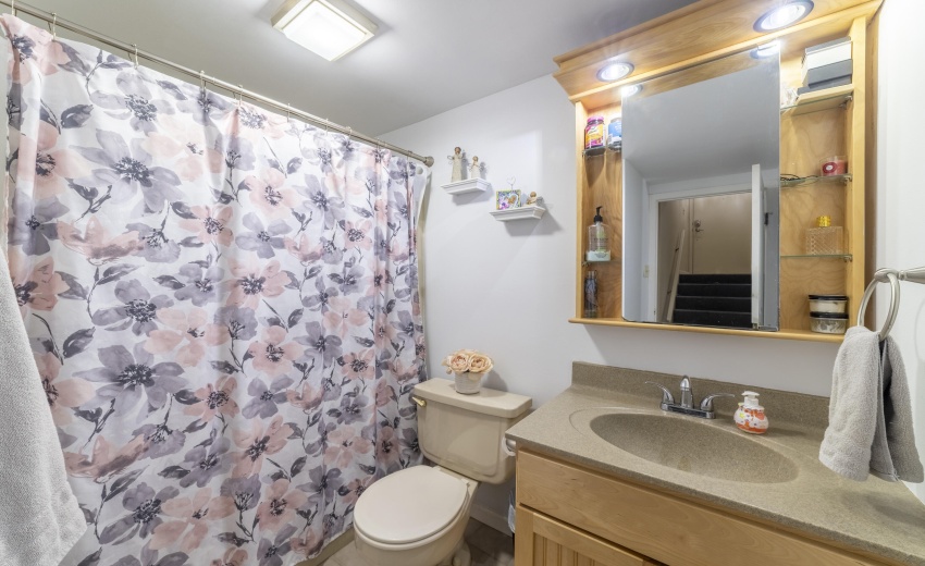 IHallBathMillpond0009