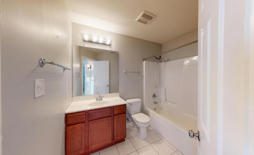 5260-E-109th-Pl-04102026_070611