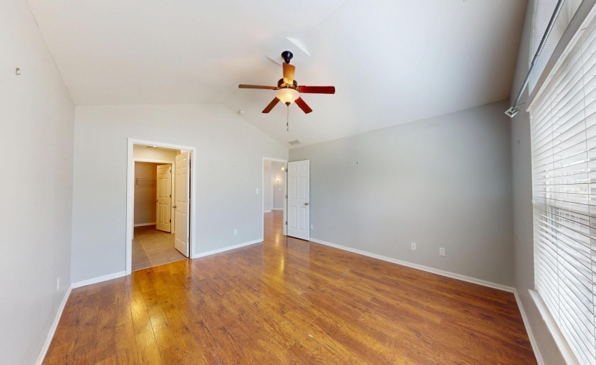 5260-E-109th-Pl-04102026_071523