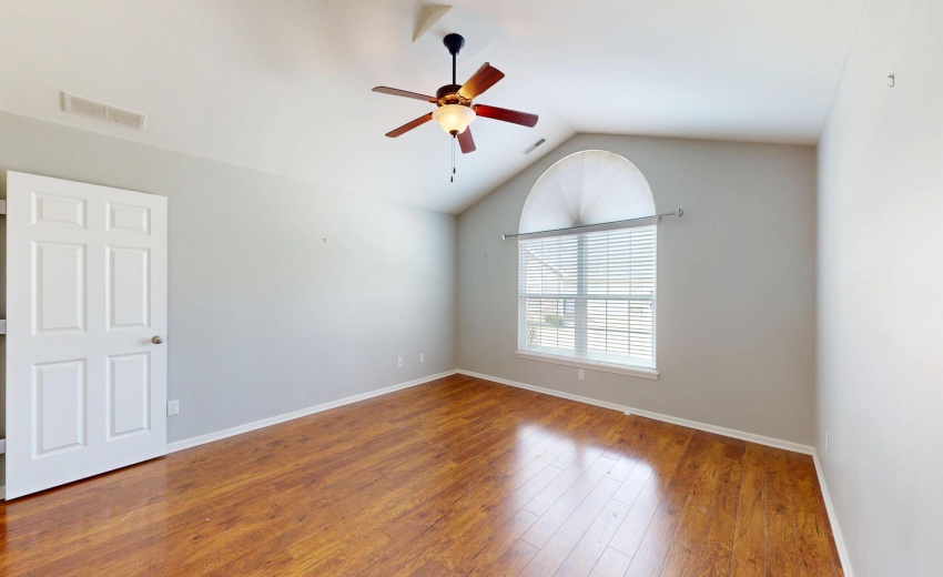 5260-E-109th-Pl-04102026_071615