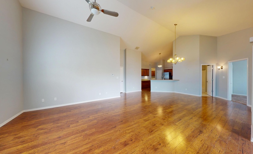 5260-E-109th-Pl-04102026_070122