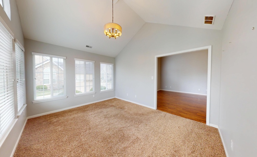 5260-E-109th-Pl-04102026_070020