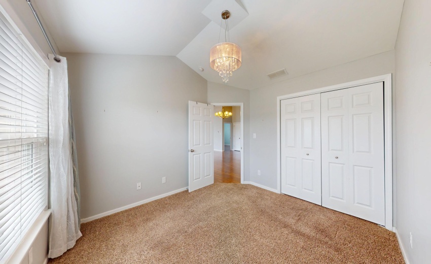 5260-E-109th-Pl-04102026_070527