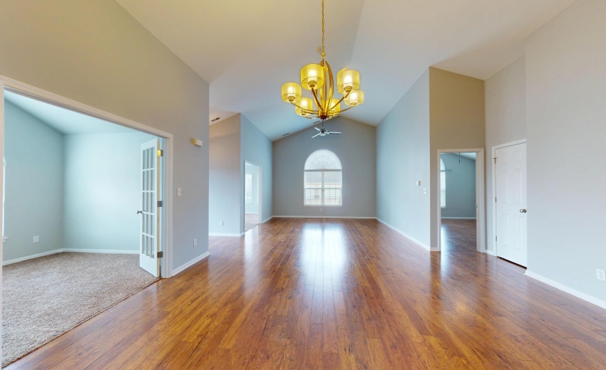 5260-E-109th-Pl-04102026_070736