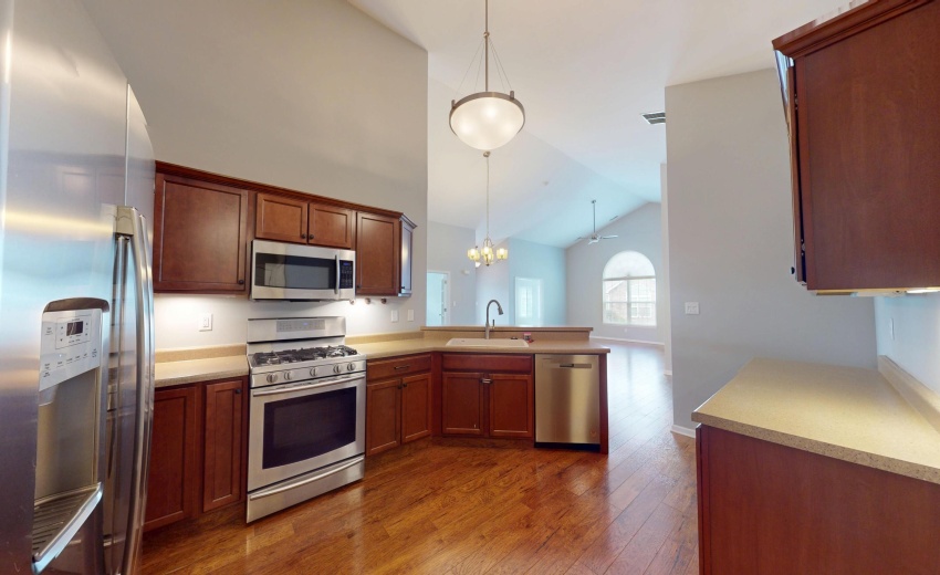 5260-E-109th-Pl-04102026_071300