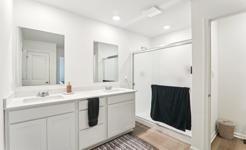 17-web-or-mls-Whitney Place St-S0803-017