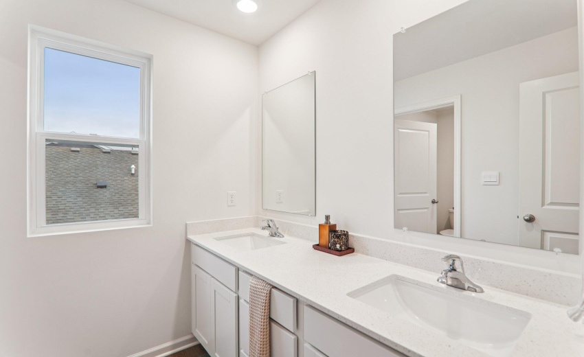 26-web-or-mls-Whitney Place St-S0803-026