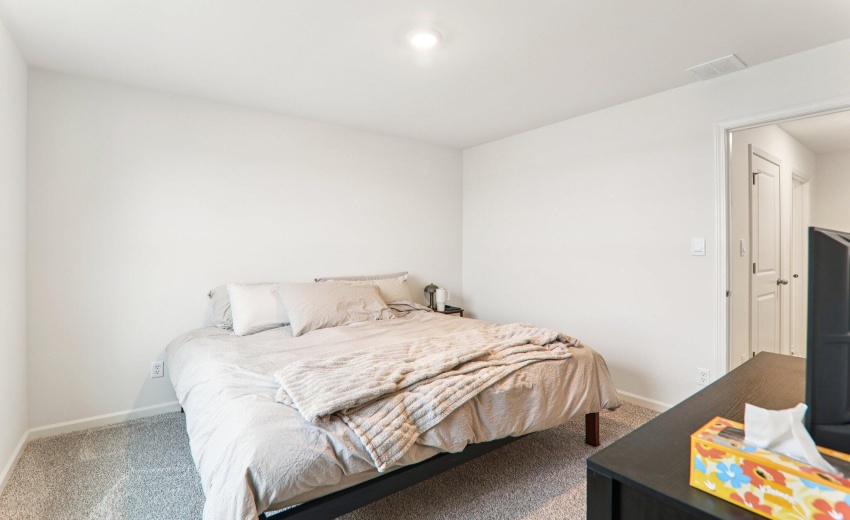 25-web-or-mls-Whitney Place St-S0803-025