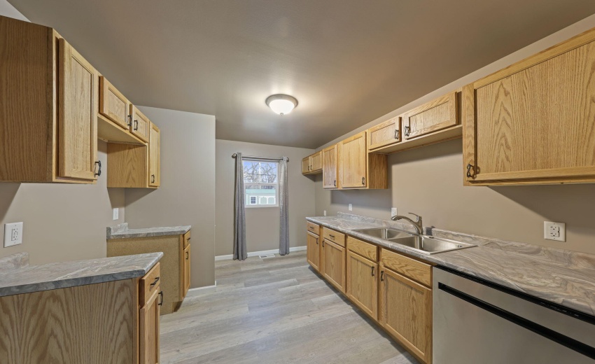 8-web-or-mls-3049-benton-st