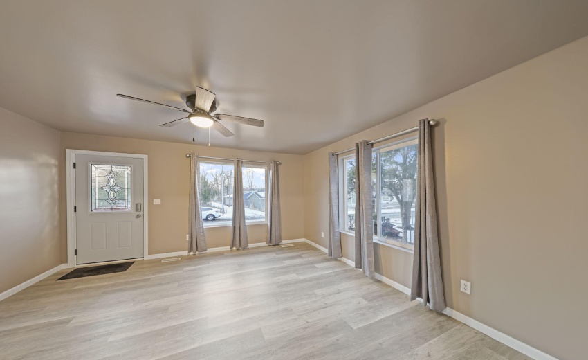 7-web-or-mls-3049-benton-st