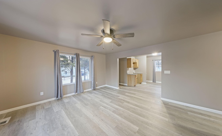 6-web-or-mls-3049-benton-st