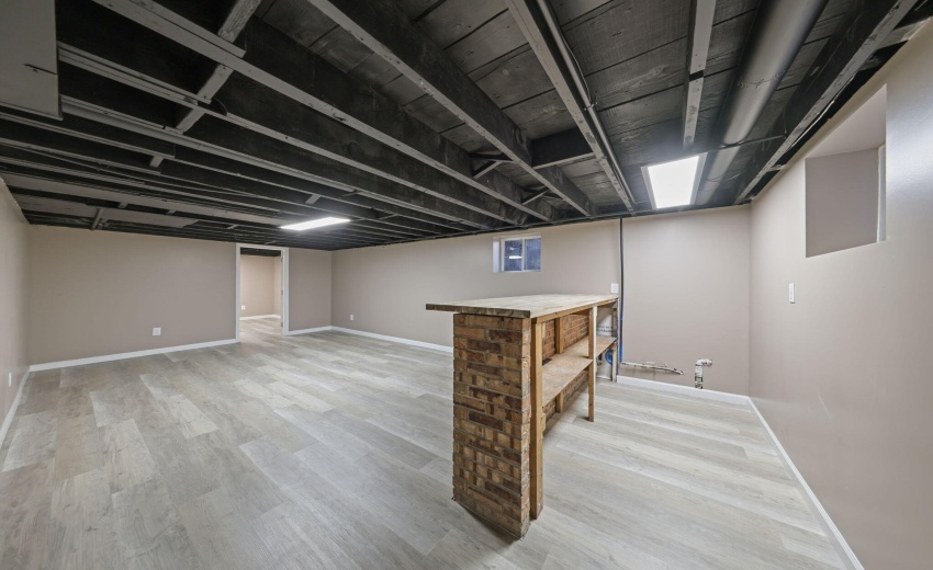 14-web-or-mls-3049-benton-st