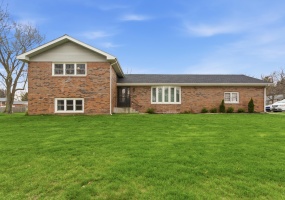 715 3rd Avenue, DeMotte, Indiana, 4 Bedrooms Bedrooms, 8 Rooms Rooms,2 BathroomsBathrooms,Residential,For Sale,3rd,NRA836888