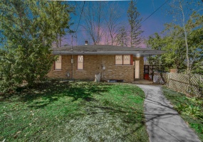 618 Wisconsin Street, Hobart, Indiana, 4 Bedrooms Bedrooms, 9 Rooms Rooms,2 BathroomsBathrooms,Residential,For Sale,Wisconsin,NRA836892