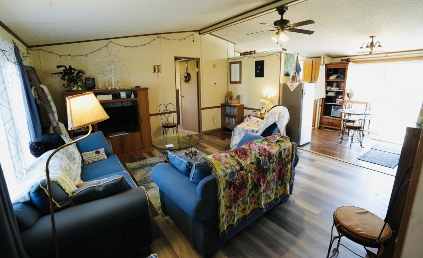 15E6C364-8F6B-4EC5-80DF-0880563E7274