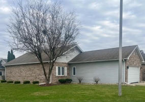 1649 Redbud Drive, Hobart, Indiana, 2 Bedrooms Bedrooms, 6 Rooms Rooms,2 BathroomsBathrooms,Residential,For Sale,Redbud,NRA836912