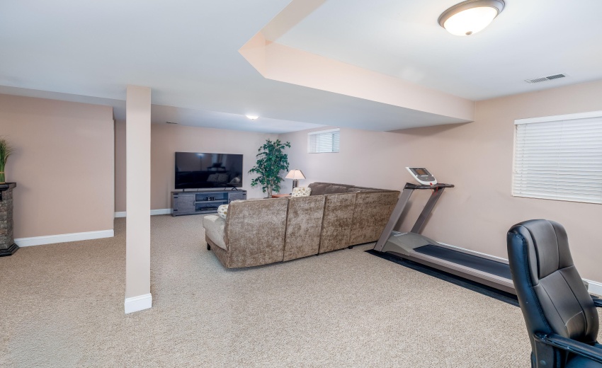 1514 Center St Whiting-27