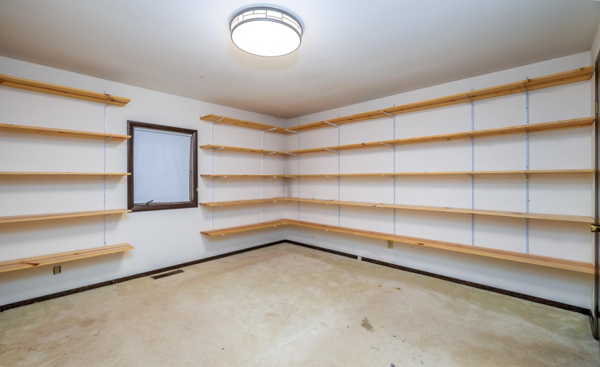 310 E LIncoln St Kentland-29