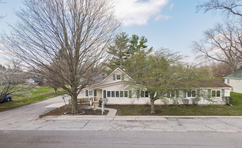 310 E LIncoln St Kentland-43