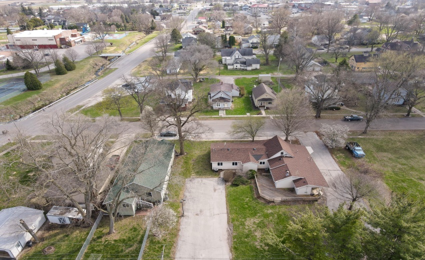 310 E LIncoln St Kentland-45