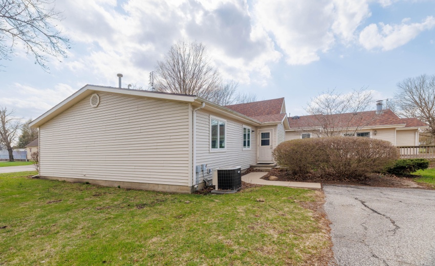 310 E LIncoln St Kentland-40