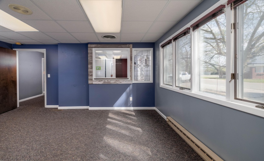 310 E LIncoln St Kentland-1