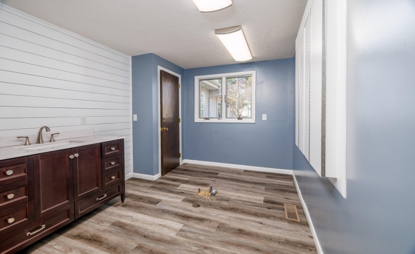 310 E LIncoln St Kentland-5