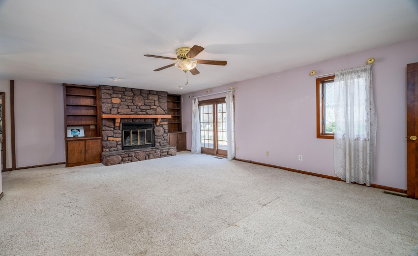 310 E LIncoln St Kentland-17