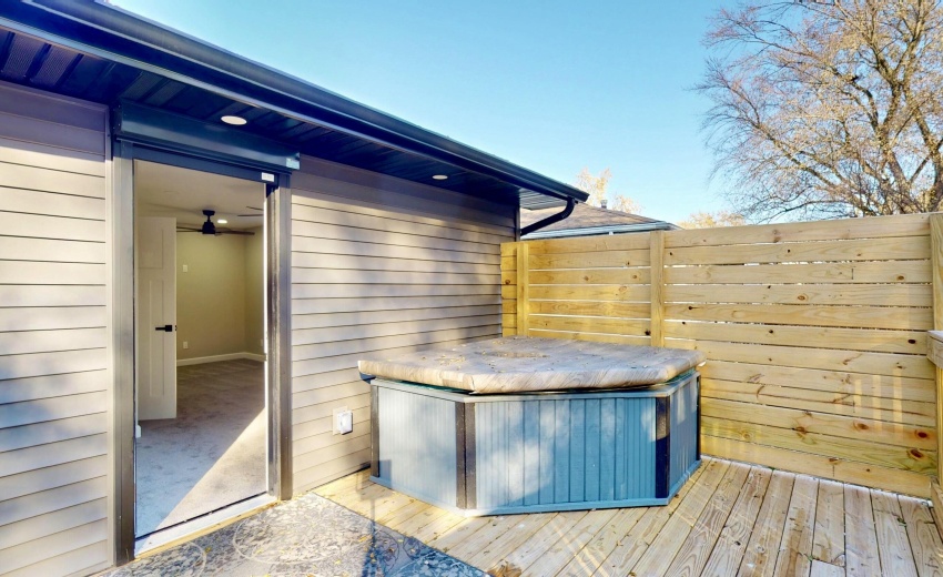 1EAE7196-BF15-4083-9FFF-0716C0FDC7E6