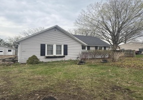 307 Mckinley Street, Kouts, Indiana, 1 Bedroom Bedrooms, 5 Rooms Rooms,1 BathroomBathrooms,Residential,For Sale,Mckinley,NRA836983