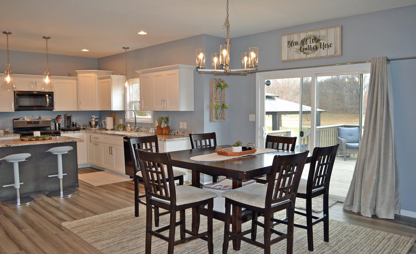 dining to kitchen n deck