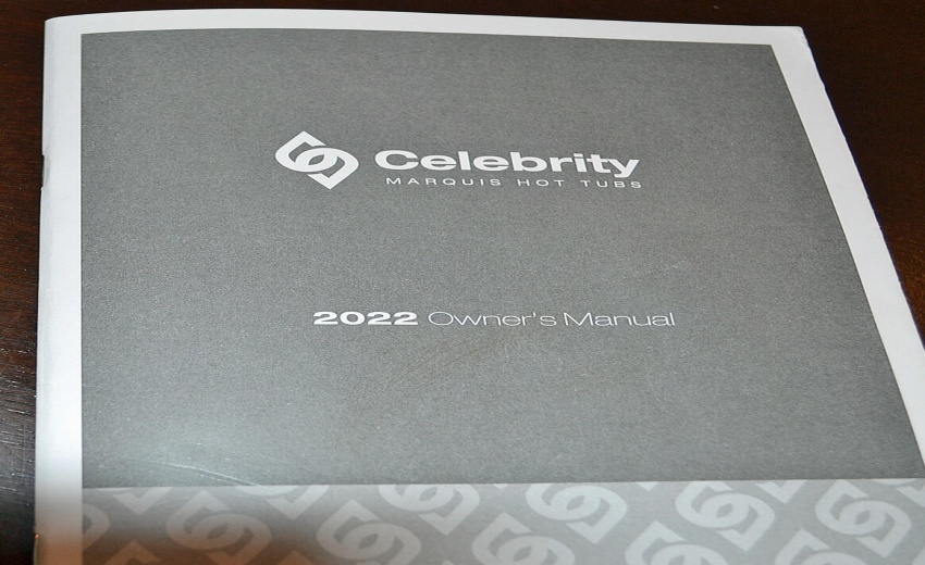 4 year new 6 person hot tub included