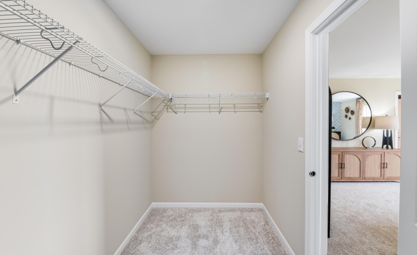 Walk-in Closet