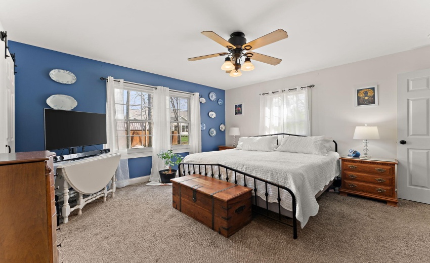 Primary Bedroom - Main Floor