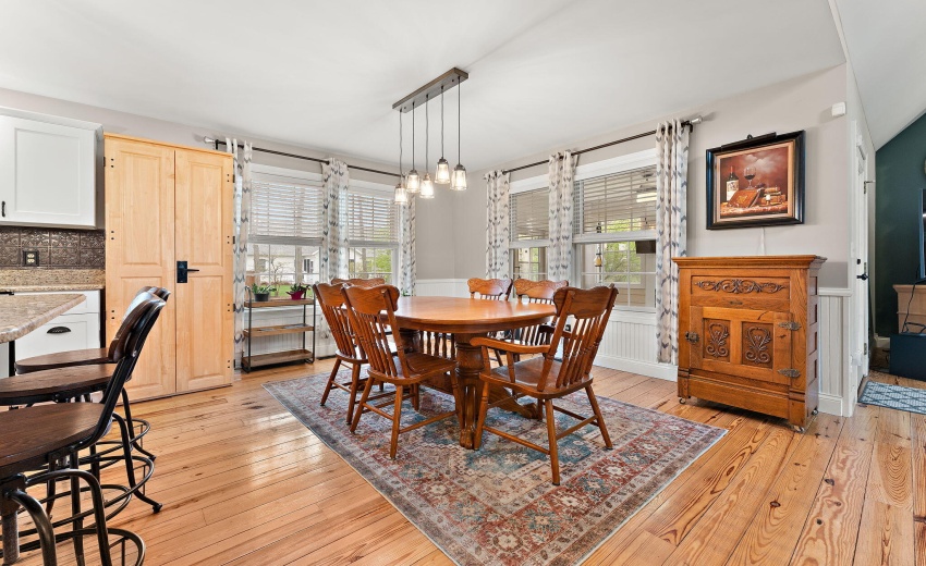 Wide-plank Hardwood Floors