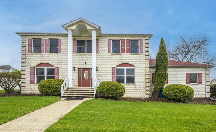 AAAFrontTiconderoga0063