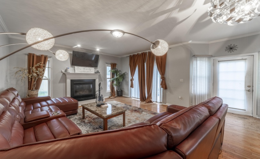 GLivingTiconderoga0019