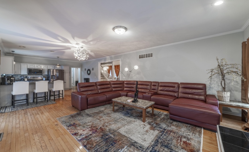 GLivingTiconderoga0022