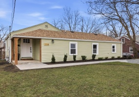 238 Nichols Street, Lowell, Indiana, 3 Bedrooms Bedrooms, 5 Rooms Rooms,2 BathroomsBathrooms,Residential,For Sale,Nichols,NRA837085