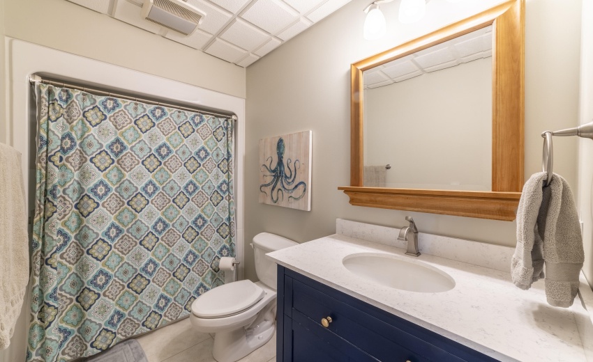 OGuestBathMerlot0045