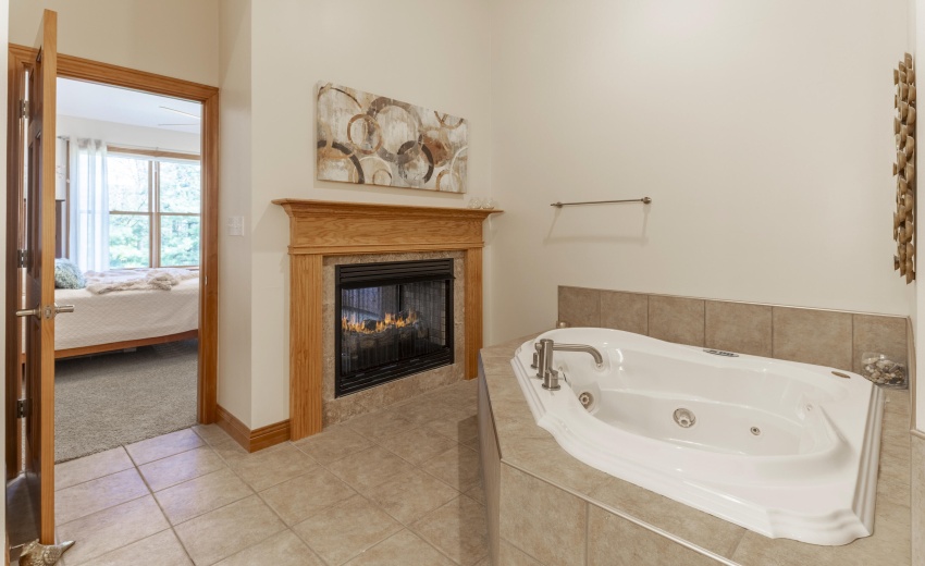 JPrimeBathMerlot0009