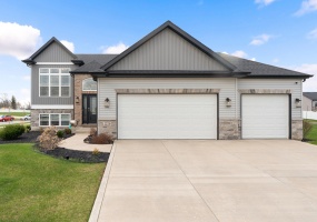 2729 83rd Avenue, Merrillville, Indiana, 5 Bedrooms Bedrooms, 9 Rooms Rooms,3 BathroomsBathrooms,Residential,For Sale,83rd,NRA837119