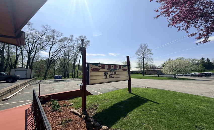 Outside Sign with Lights