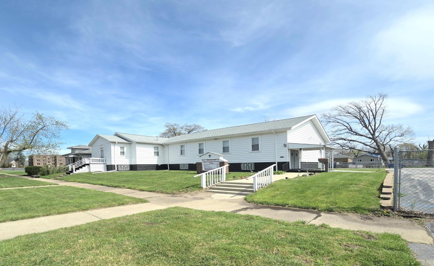 impecable curb appeal