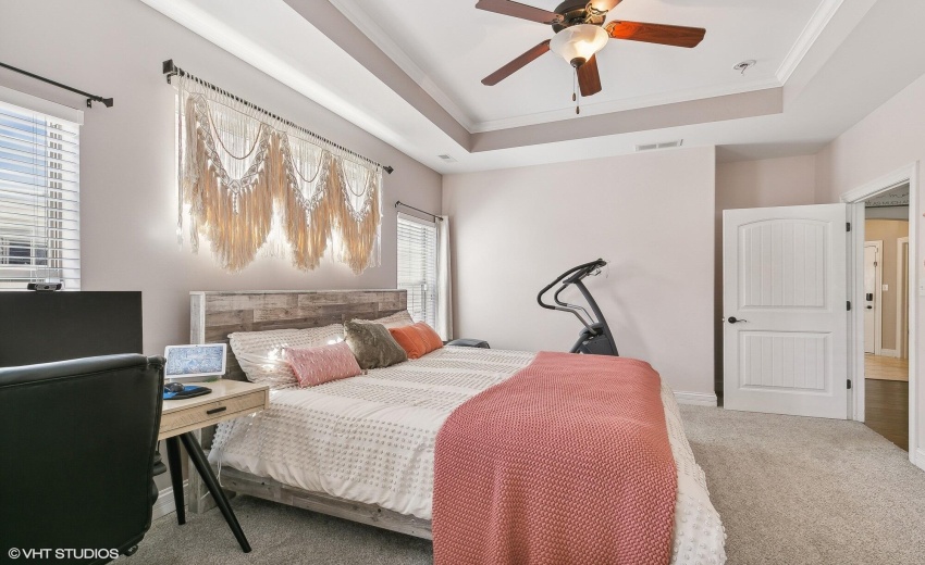 15_3008WinterGardenLane_2015_MRED_2000x1