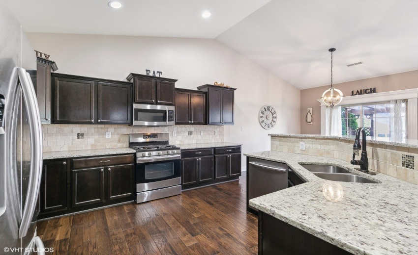 26_3008WinterGardenLane_2026_MRED_2000x1